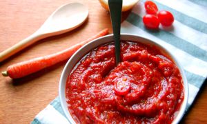 Hvorfor er tomatpasta nyttig og skadelig?