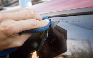 How to wipe off the adhesive from the glass from the sticker
