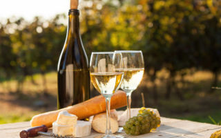 De ce este util vinul alb și cum să-l faci acasă