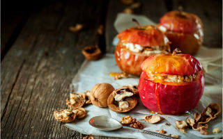 Waarom gebakken appels nuttig zijn, hoe ze te koken, beoordelingen