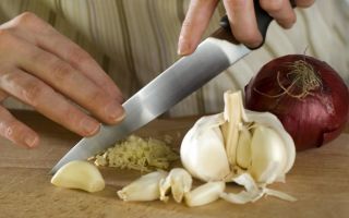 Come rimuovere l'odore dell'aglio dalle tue mani