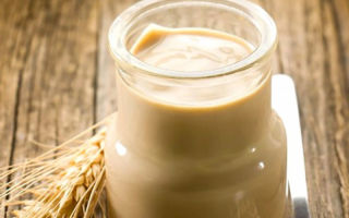 Prečo je fermentované pečené mlieko užitočné a ako si ho vyrobiť doma