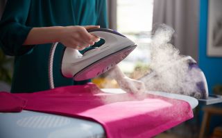 Hoe u een wollen kledingstuk kunt herstellen dat na het wassen is gekrompen