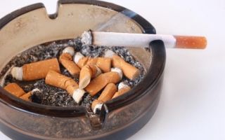 Ako odstrániť cigaretový zápach z oblečenia