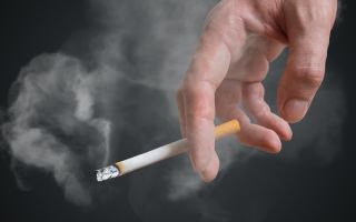 Comment se débarrasser de l'odeur de cigarette sur vos mains