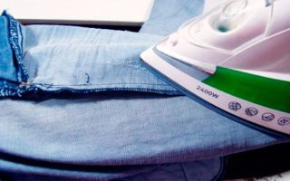 Cách ủi quần jean đúng cách: có và không có bàn ủi