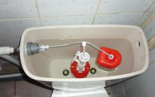 Miért van páralecsapódás a WC-ben: okok, amelyek miatt kint nedves, mit kell tenni az izzadás elkerülése érdekében