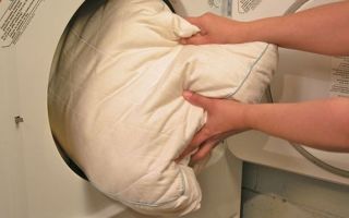 Kaip plauti paminkštintą poliesterio pagalvę: rankomis ir skalbimo mašinoje